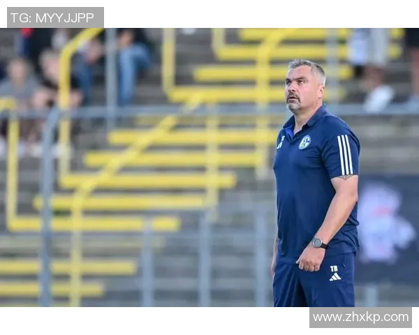 沙尔克04主帅盛赞球员出色表现欢呼胜利迎回良好状态 沙尔克04主帅盛赞球员出色表现欢呼胜利迎回良好状态